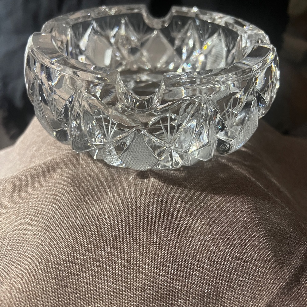 HEAVY GLASS CLEAR CUT CRYSTAL ASHTRAY BOWL~ VINTAGE